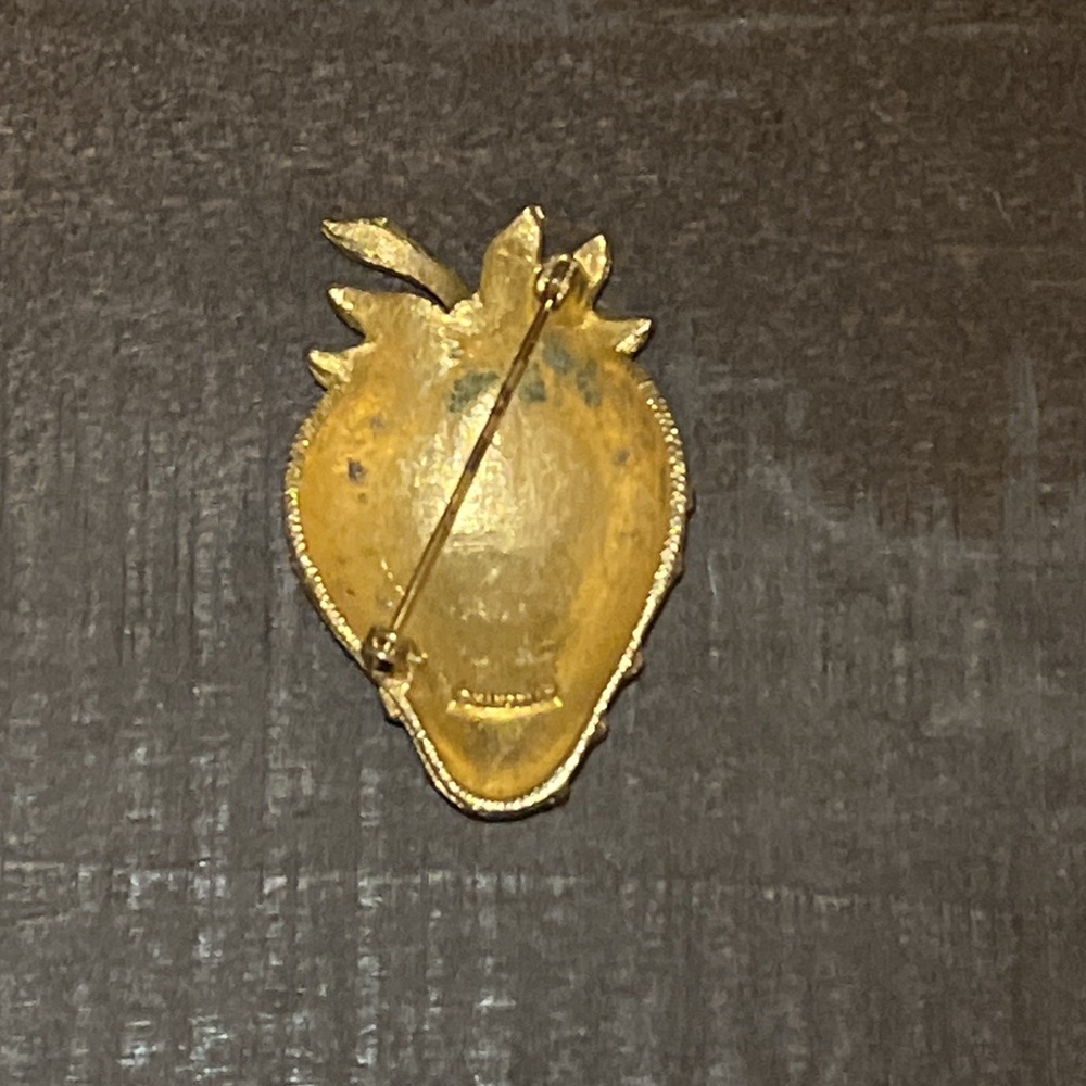Vintage Mamselle Gold Toned Strawberry Textured Brooch / Pin - Picture 4 of 4